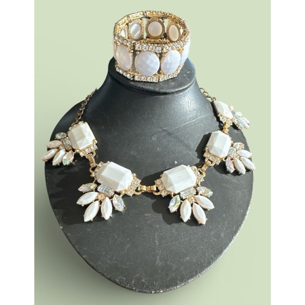 Gold Tone White RESIN/cut Crystal 18-19” Necklace